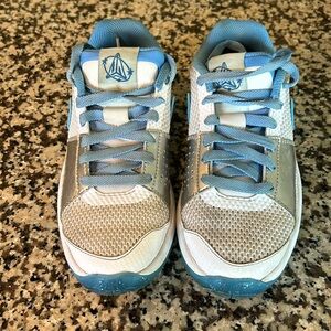 Nike Ja Morant boys size 3.5 youth basketball sneakers